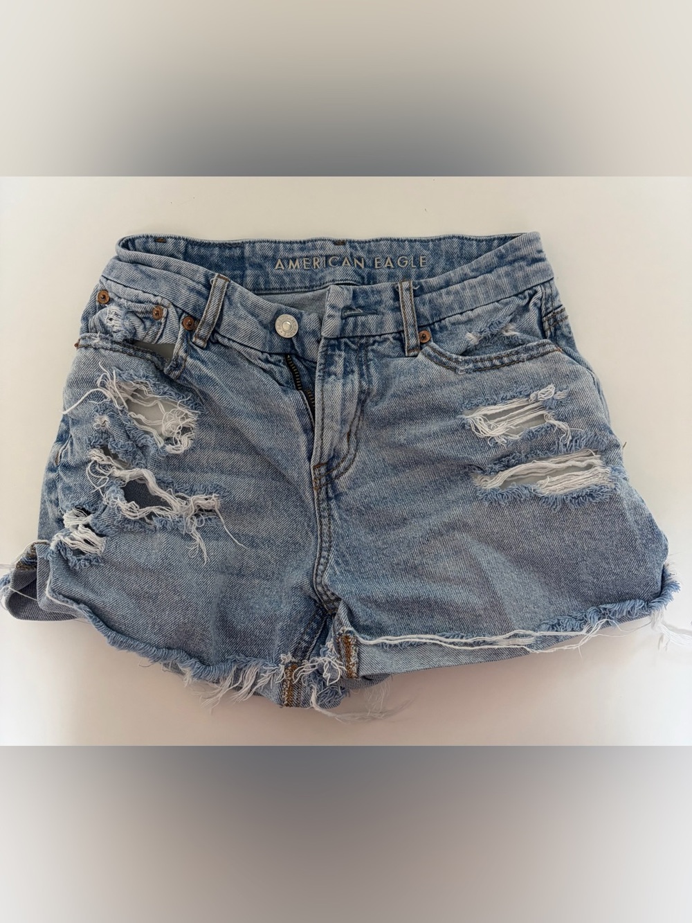 American Eagle Strigid Light Wash Jean Shorts